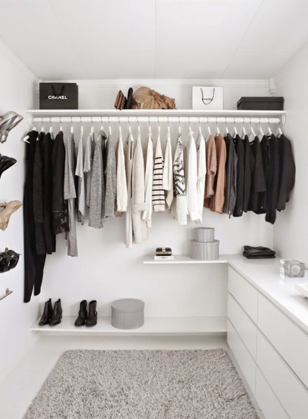 10 wardrobe essentials every girl should own